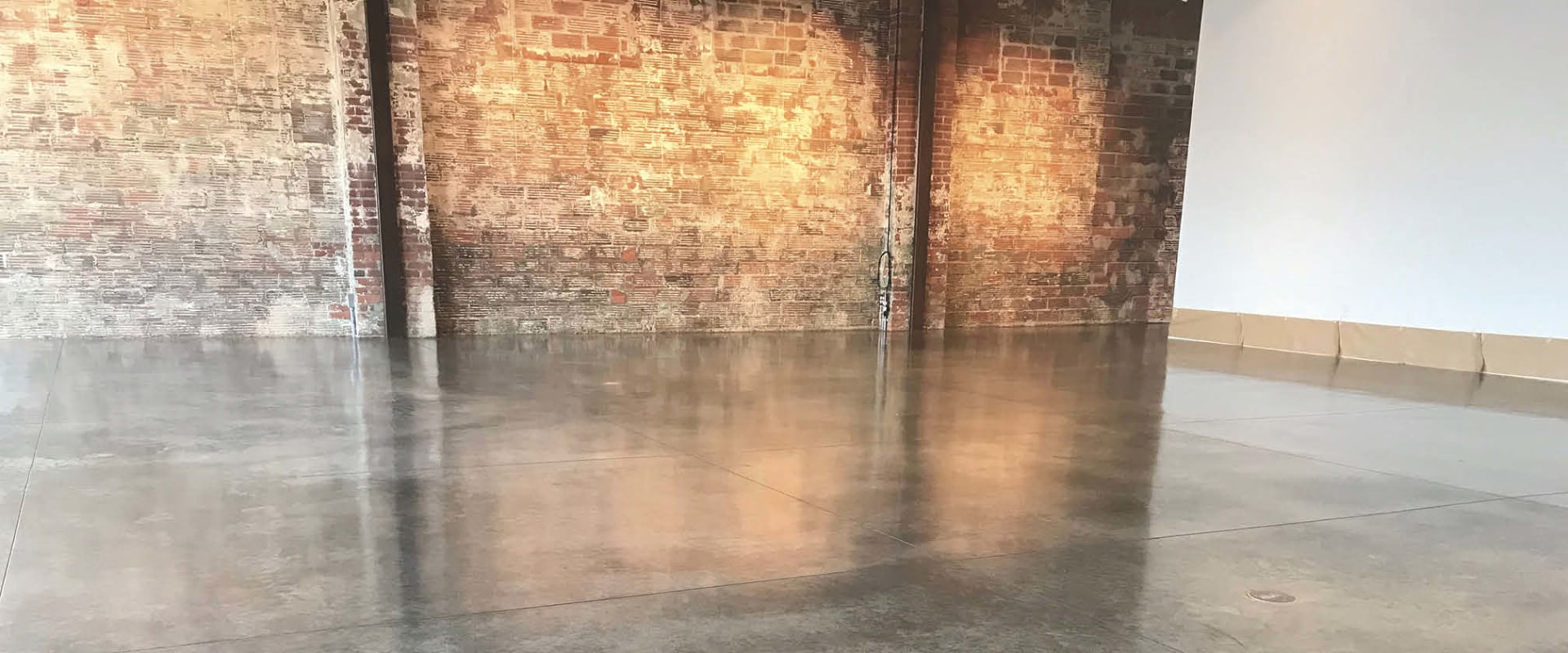 The Benefits of Sealing a Concrete Floor